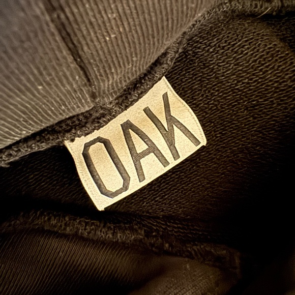 Size small
Black
Sweater with hood - Picture 3 of 5